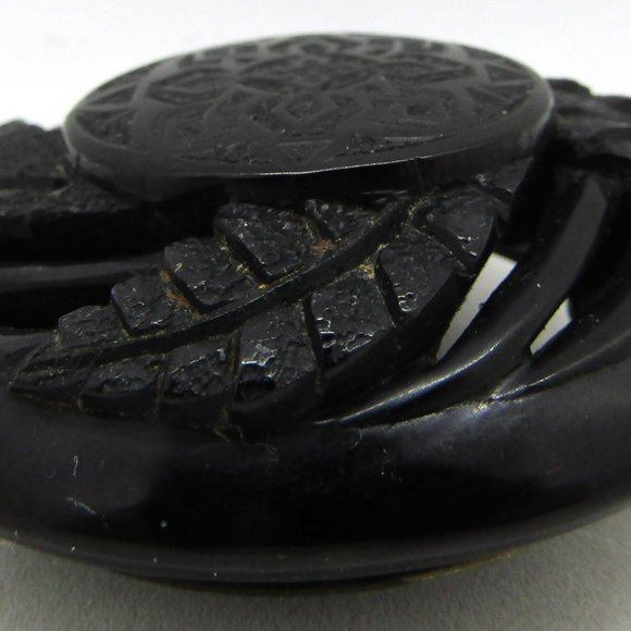 Antique Victorian Carved Jet Mourning Brooch Fern Frond Design - Picture 3 of 8